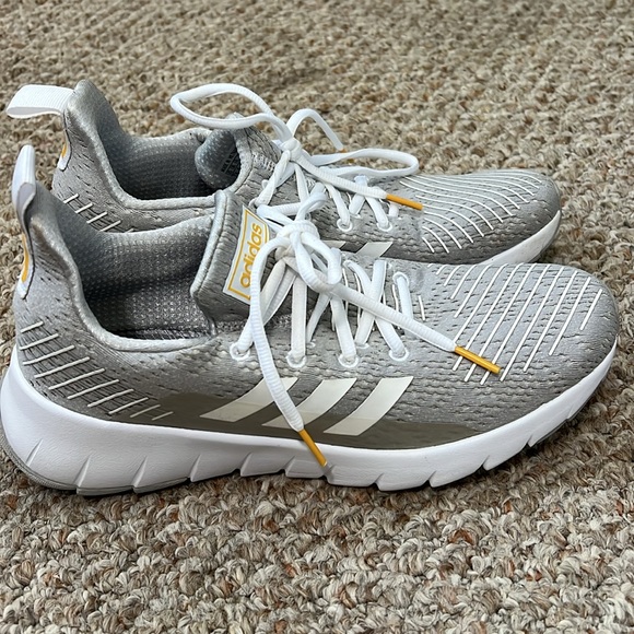 EUC Ortholite Adidas shoes. - Picture 2 of 5